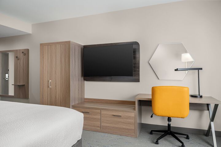 Holiday Inn Express & Suites DFW Airport Southwest - Euless