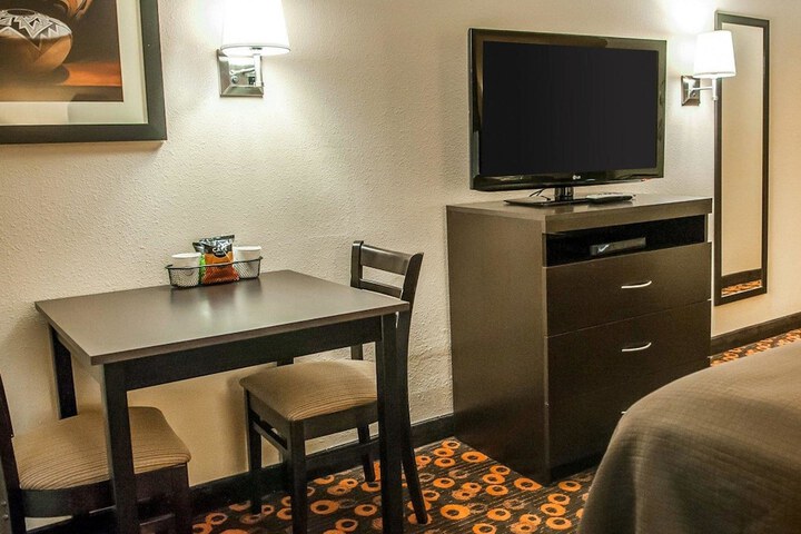 Room 21 of 40
