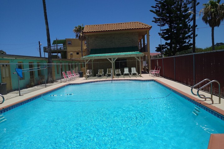 Pool 2 of 24