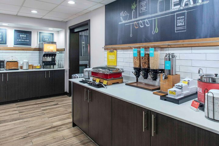 Hampton Inn Detroit / Northville