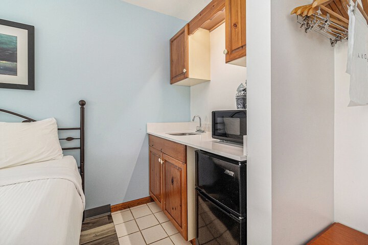 Room 90 of 219