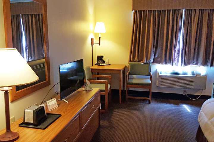 Room 7 of 12