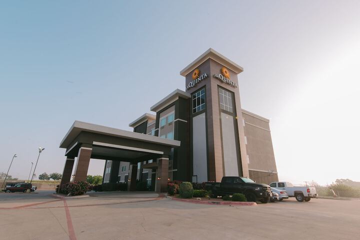 Hotel 5 of 73