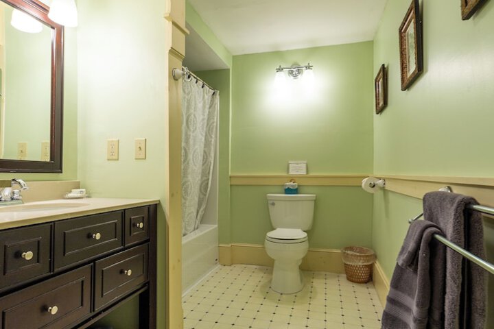 Room 13 of 37