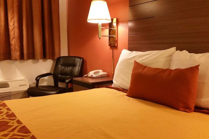 Room 18 of 39