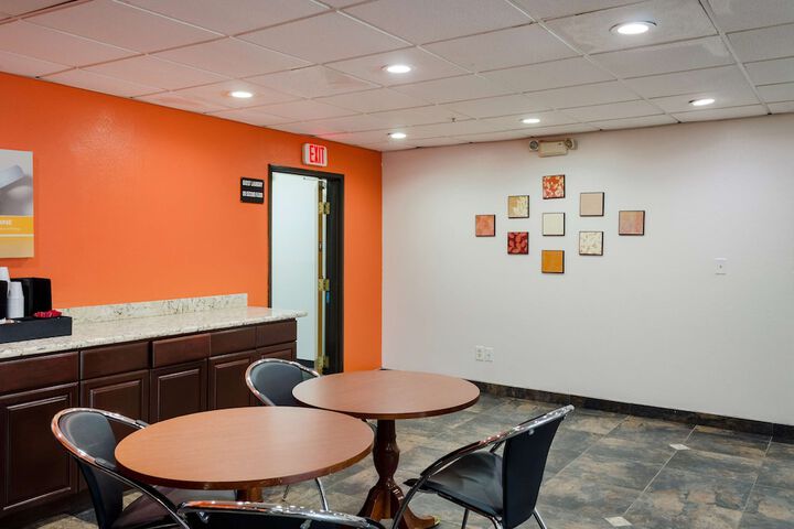 Hotel Interior 10 of 34