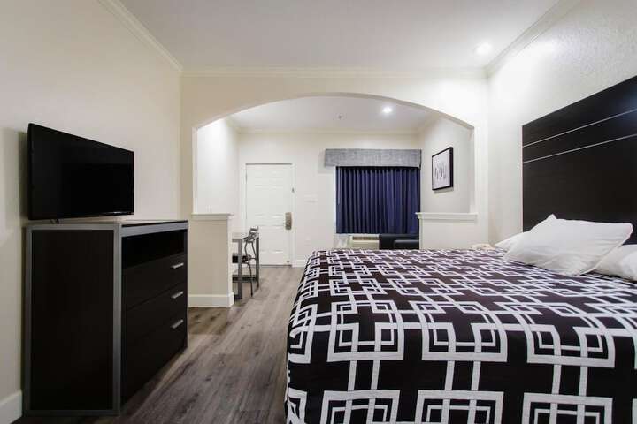 Room 33 of 53