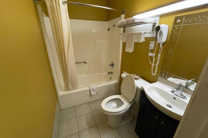 Budget Inn