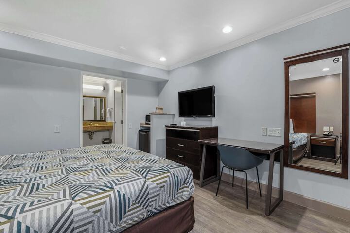 Room 27 of 45