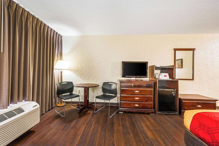 Room 14 of 19