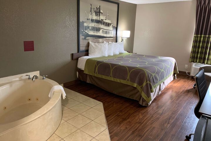Room 9 of 39