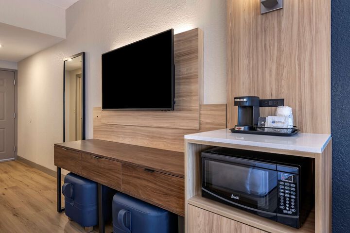 Room 15 of 25