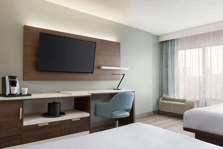Room 9 of 30