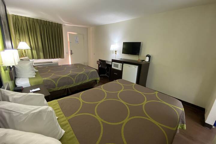 Room 11 of 27