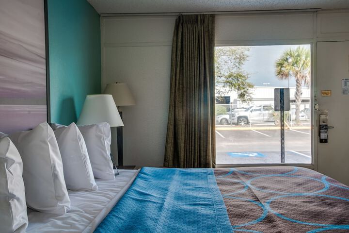 Room 20 of 32
