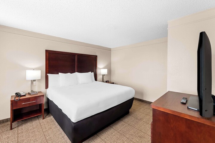 Comfort Inn & Suites Heath - Newark South