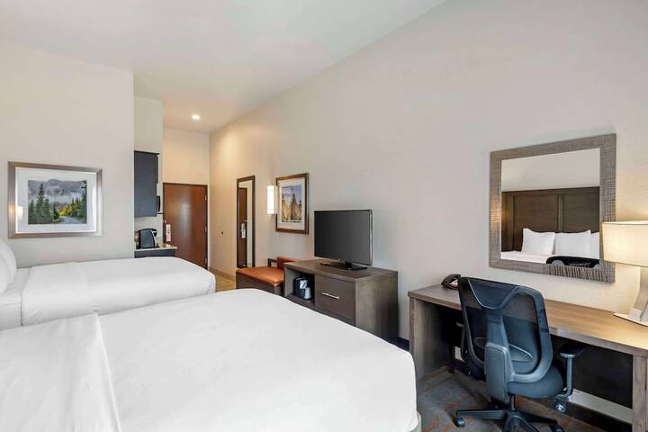 Comfort Inn & Suites Brighton Denver NE Medical Center
