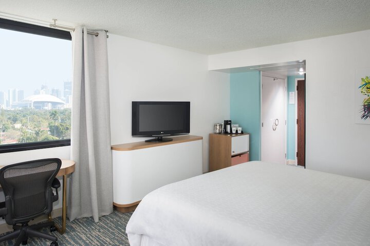 Room 32 of 67