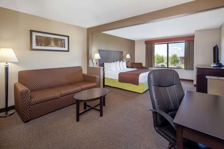 Room 17 of 24