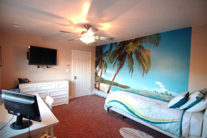 Tacit Shadow Resort Paradise Deluxe Suite Gym, Coffee Bar, Hot-Tub, Free Laundry, Food Available