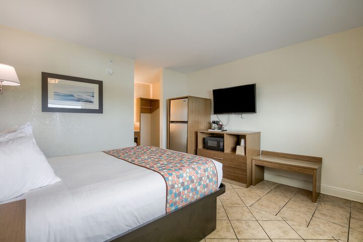 Beachside Resort Hotel