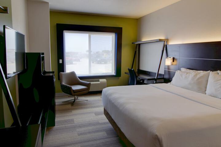Room 9 of 40