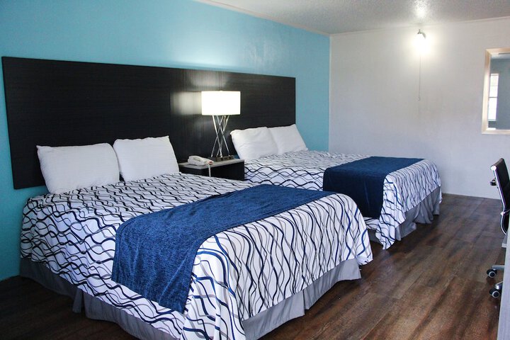 Room 8 of 17