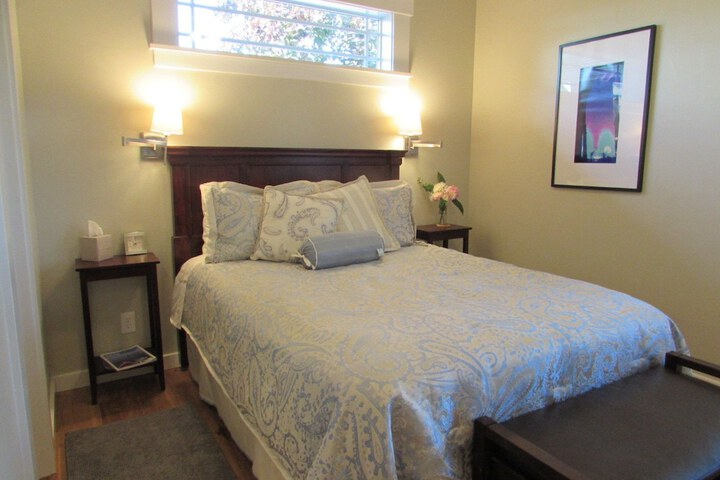 Friday Harbor Grand B & B
