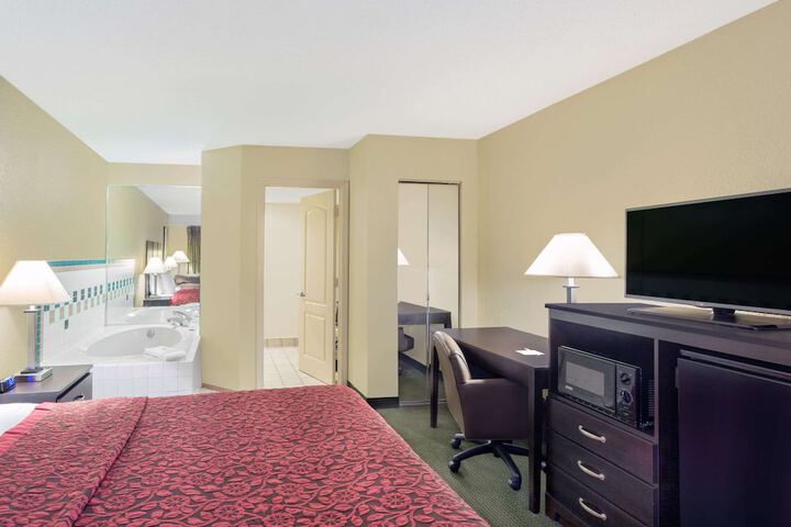Room 18 of 30