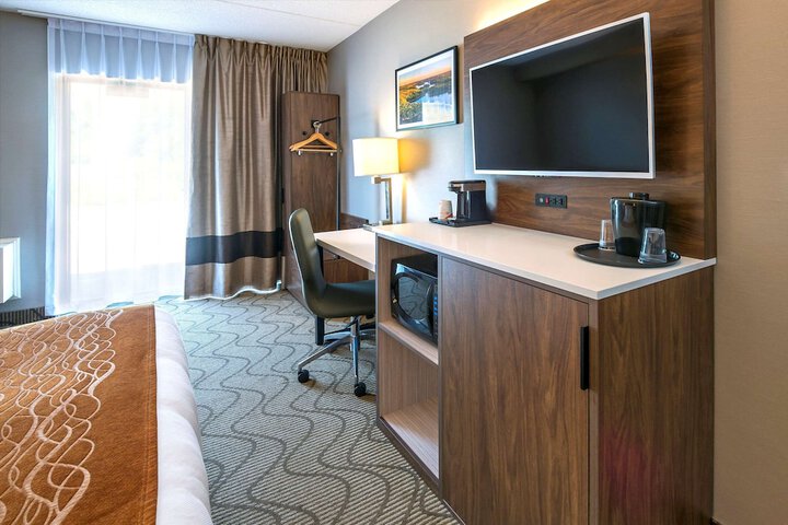 Room 10 of 28