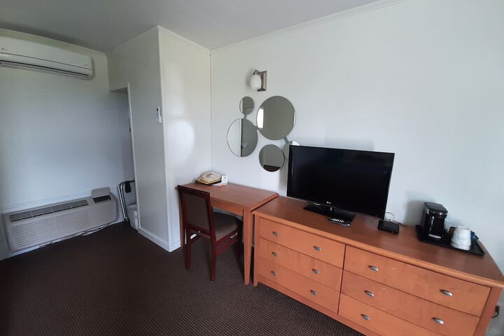 Room 48 of 61
