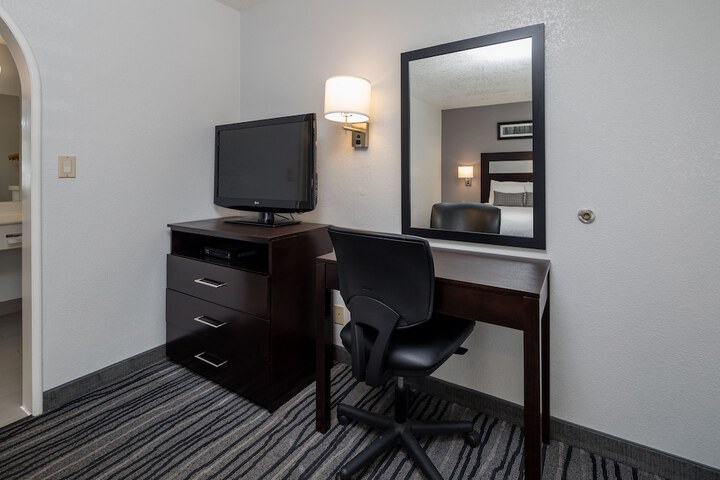 Room 16 of 20