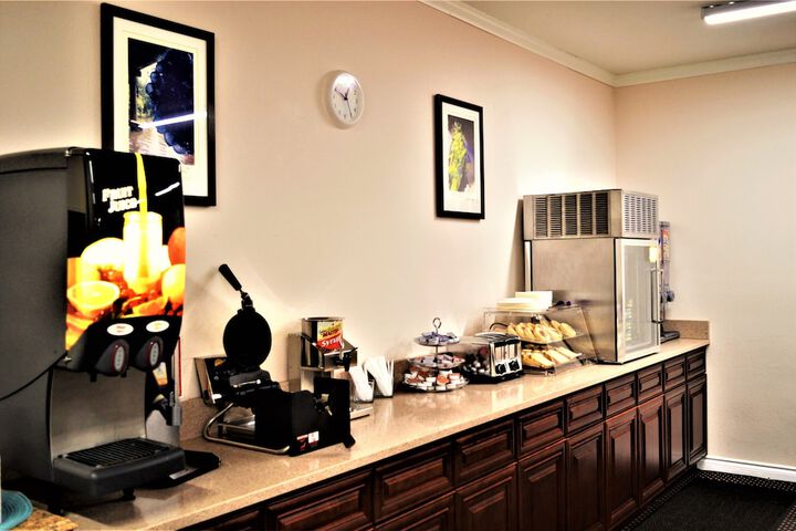 Breakfast/Coffee Service 39 of 47