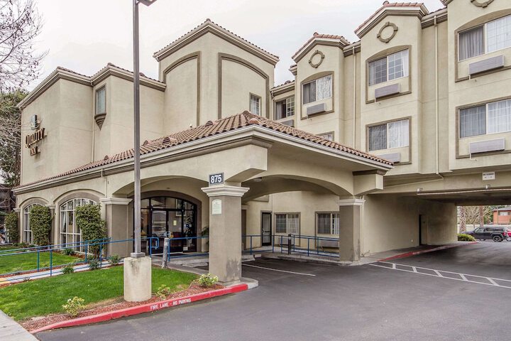 Hotel 3 of 36