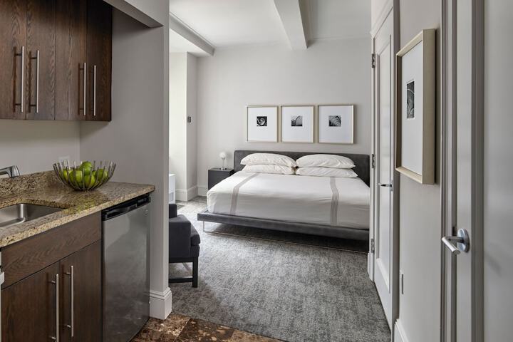 Room 35 of 47