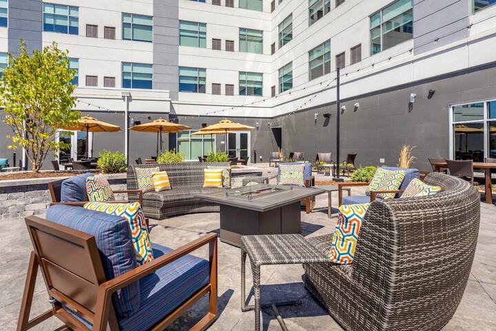 Cambria Hotel Davenport Quad Cities