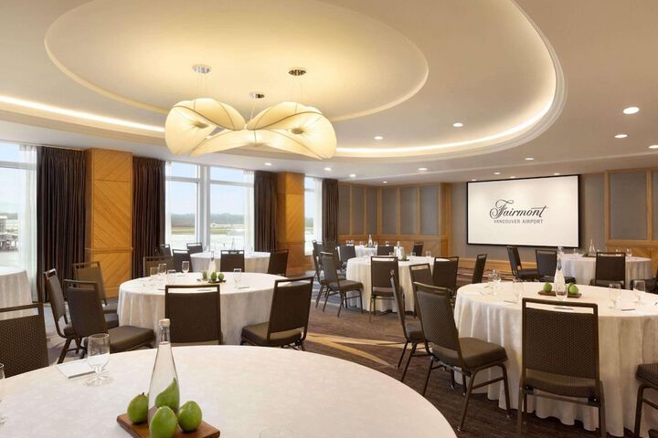 Fairmont Vancouver Airport In-Terminal Hotel