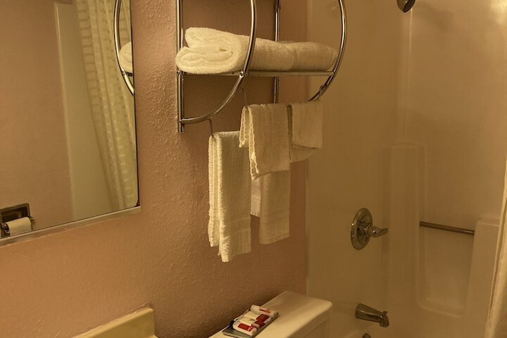 Room 10 of 31