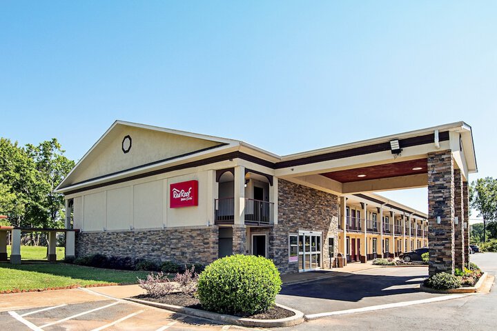 Red Roof Inn & Suites Greenwood SC