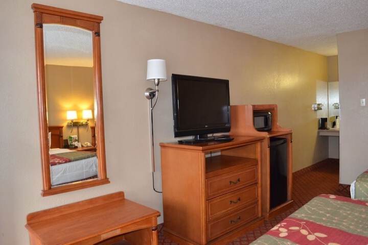 Room 11 of 29