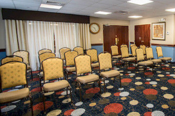 MainStay Suites
