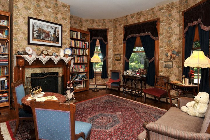 Victorian Loft B & B