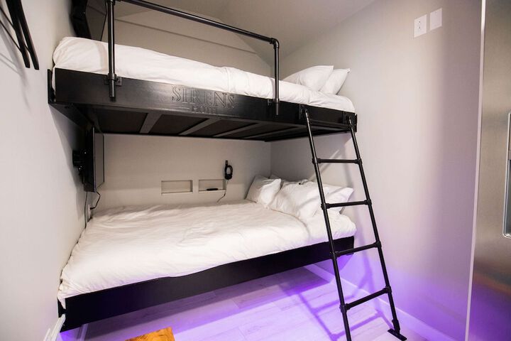 Room 116 of 140