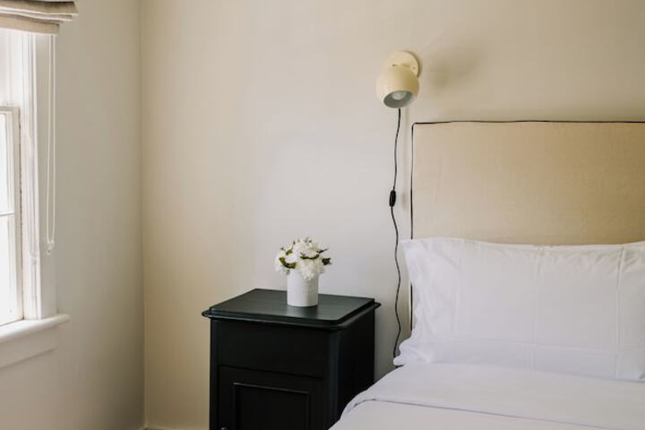 Room 32 of 43