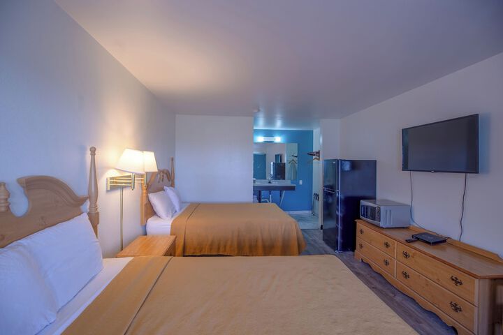 Economy Inn & Suites