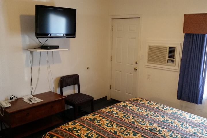 Room 28 of 44