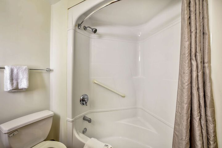 Room 10 of 21