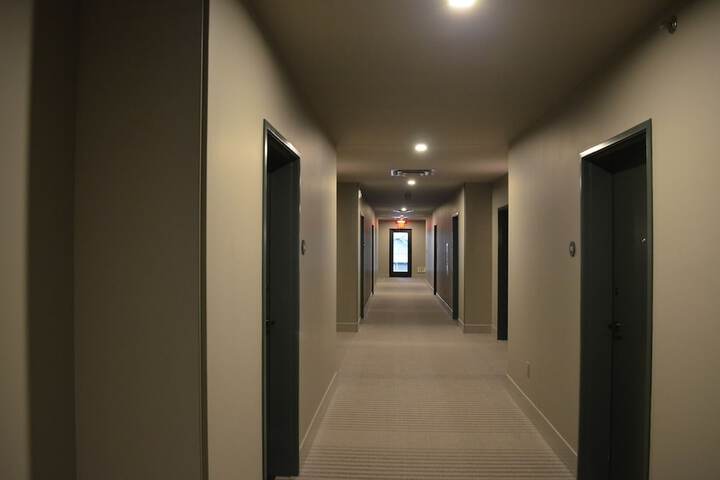 Stonebreaker Hotel