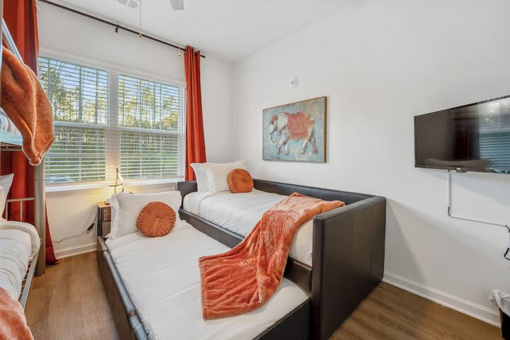 Luxurious Apartments - Pool Gym Bikes