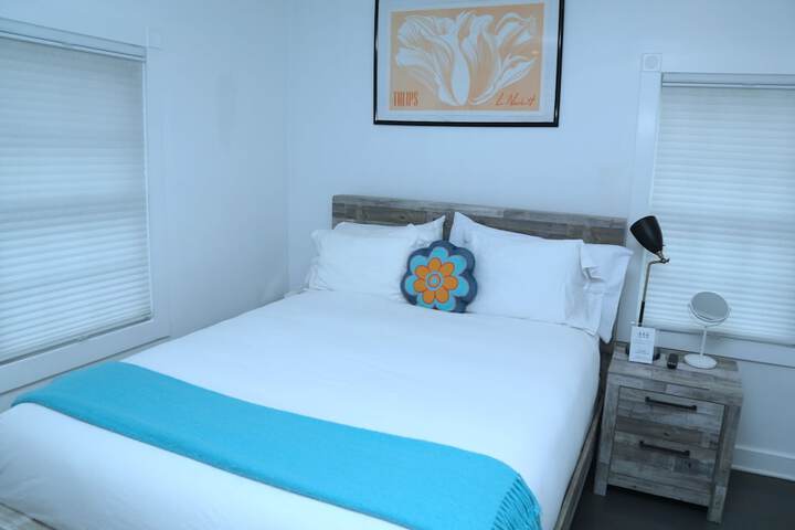 Room 4 of 18